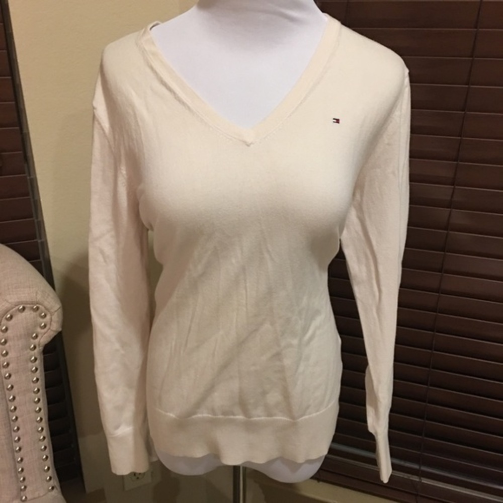 Tommy Hilfiger vneck white ivory sweater